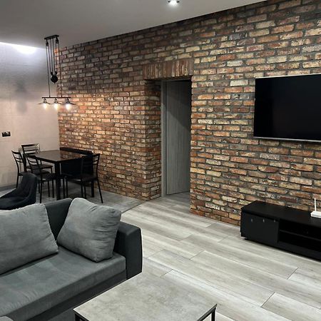 Raciborska Royal Apartment - Miejsce Parkingowe Na Parkingu Strzezonym グリヴィツェ エクステリア 写真