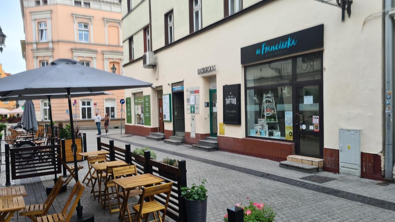 Raciborska Royal Apartment - Miejsce Parkingowe Na Parkingu Strzezonym グリヴィツェ エクステリア 写真