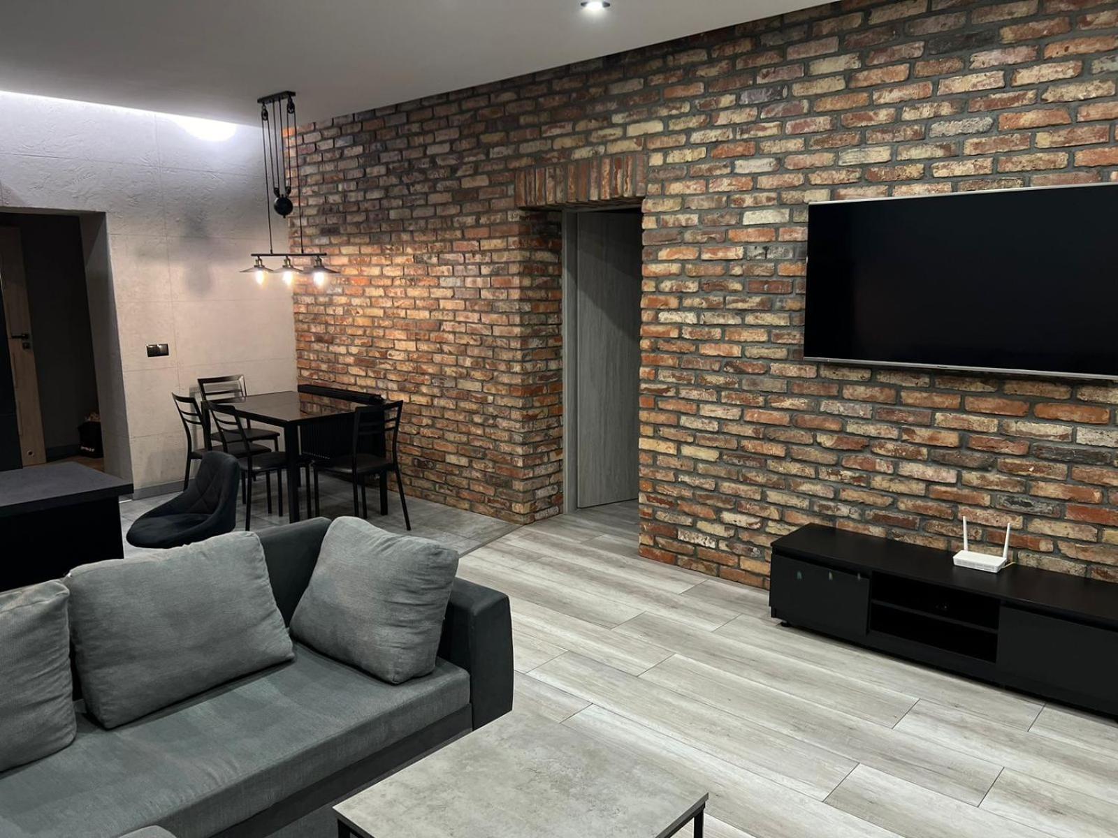 Raciborska Royal Apartment - Miejsce Parkingowe Na Parkingu Strzezonym グリヴィツェ エクステリア 写真