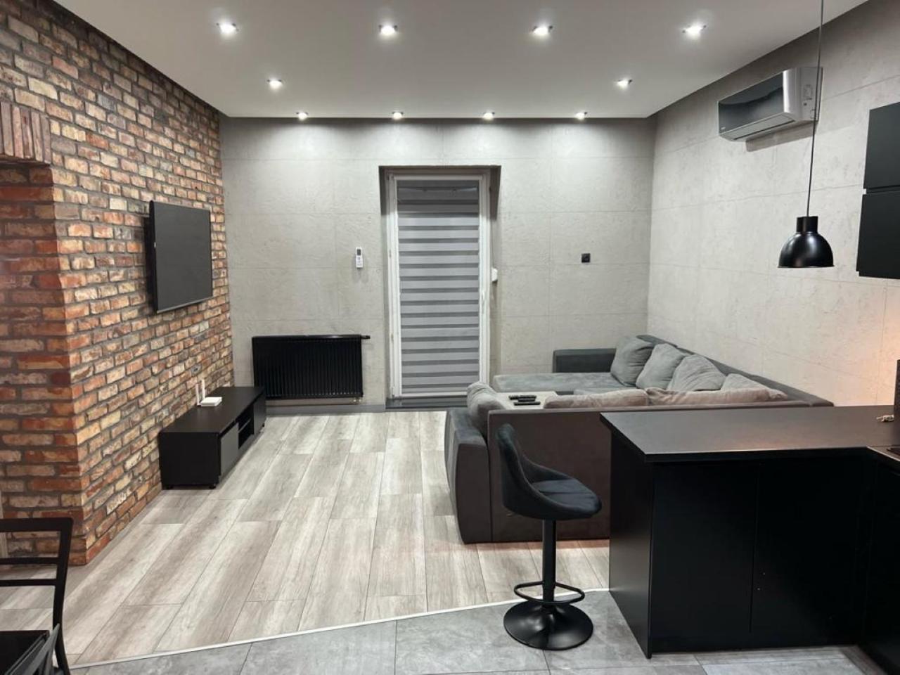 Raciborska Royal Apartment - Miejsce Parkingowe Na Parkingu Strzezonym グリヴィツェ エクステリア 写真